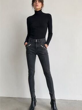 2 for $20 🔥 Own | High-Rise Skinny Jeans with Zip Pocket Detail — Black